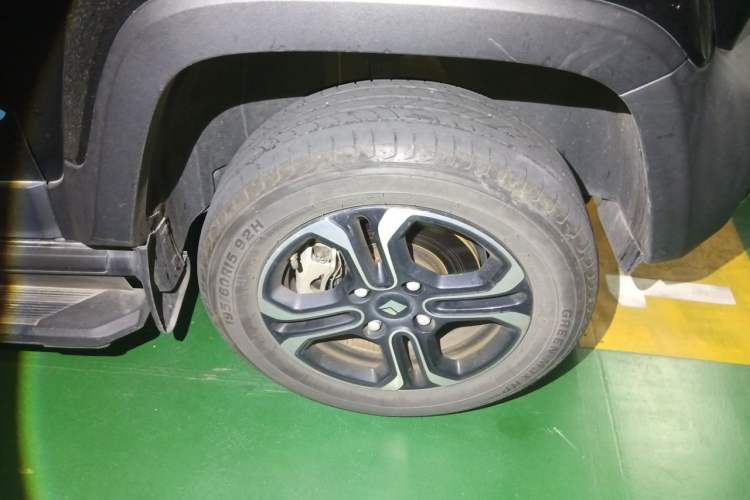 Used Baojun Spark 2023 Flagship Edition Right Front Wheel Hub
