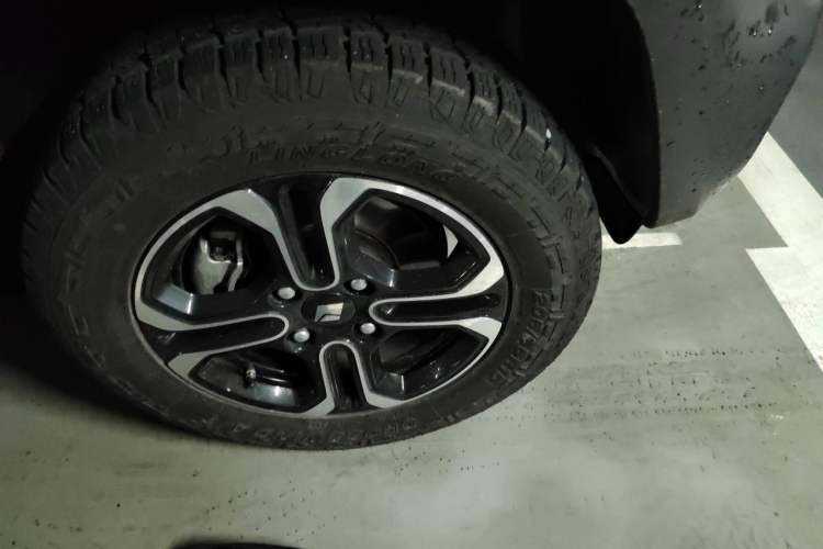 Used Baojun Spark 2023 Flagship Edition Right Front Wheel Hub