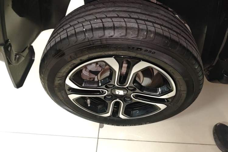 Used Baojun Spark 2023 Intelligent Premium Edition Right Rear Wheel Hub