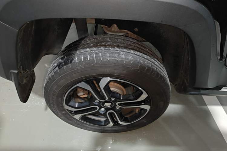 Used Baojun Spark 2023 Flagship Edition Right Rear Wheel Hub
