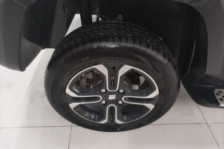 Used Baojun Spark 2023 Flagship Edition Right Rear Wheel Hub