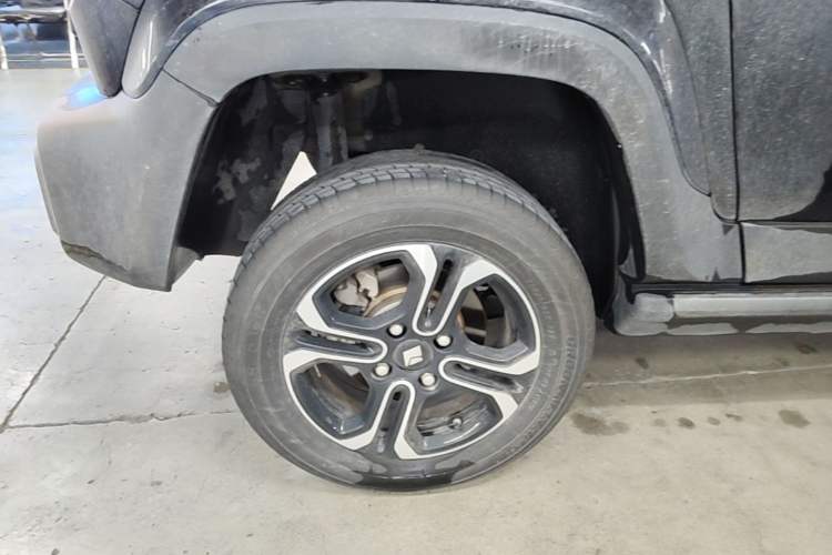 Used Baojun Spark 2023 Flagship Edition Right Rear Wheel Hub