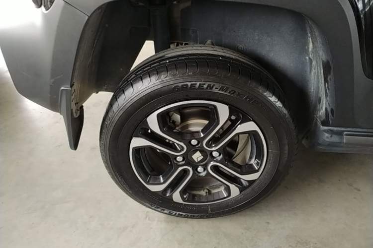 Used Baojun Spark 2023 Flagship Edition Right Rear Wheel Hub