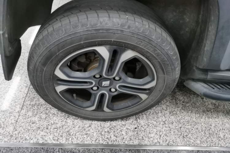 Used Baojun Spark 2023 Flagship Edition Right Rear Wheel Hub