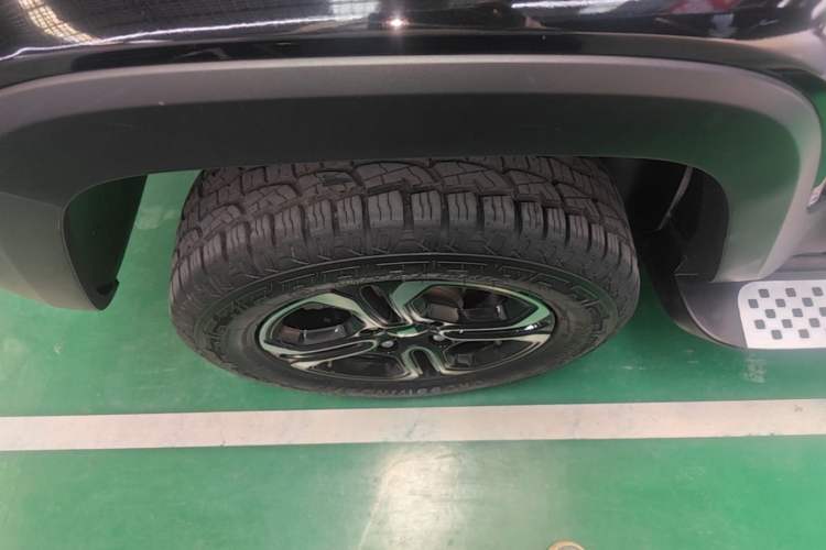 Used Baojun Spark 2023 Flagship Edition Right Rear Wheel Hub