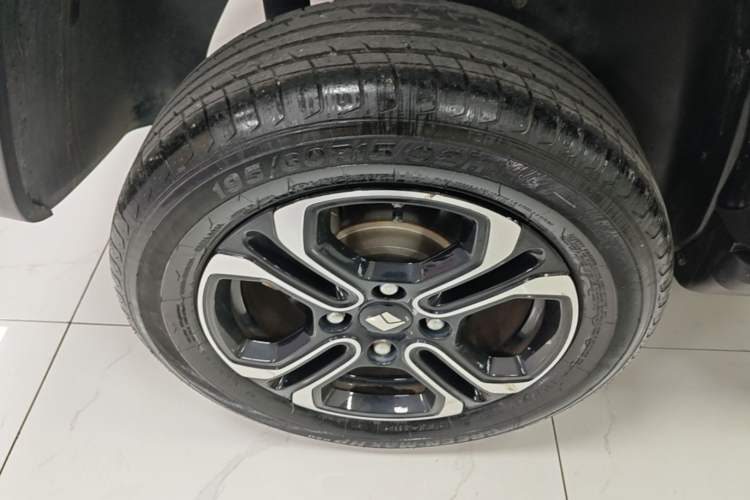 Used Baojun Spark 2023 Flagship Edition Right Rear Wheel Hub