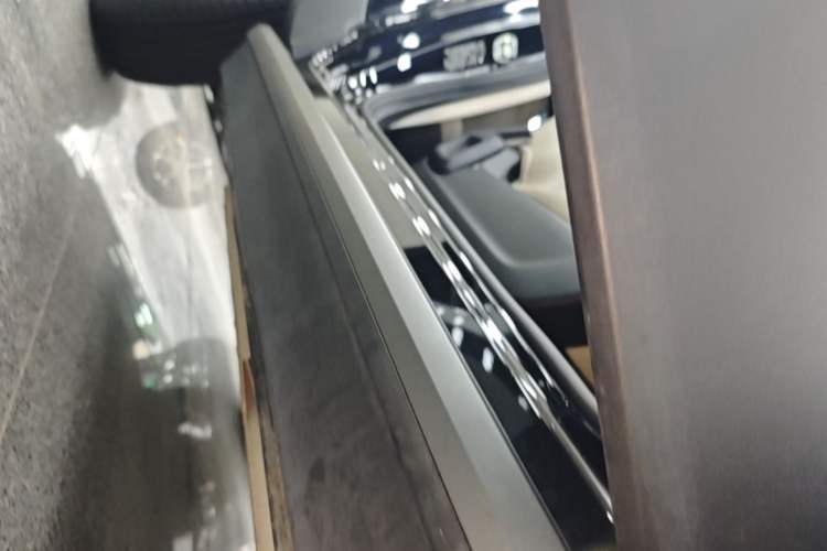 Used Baojun Spark 2023 Flagship Edition Right Side Sill