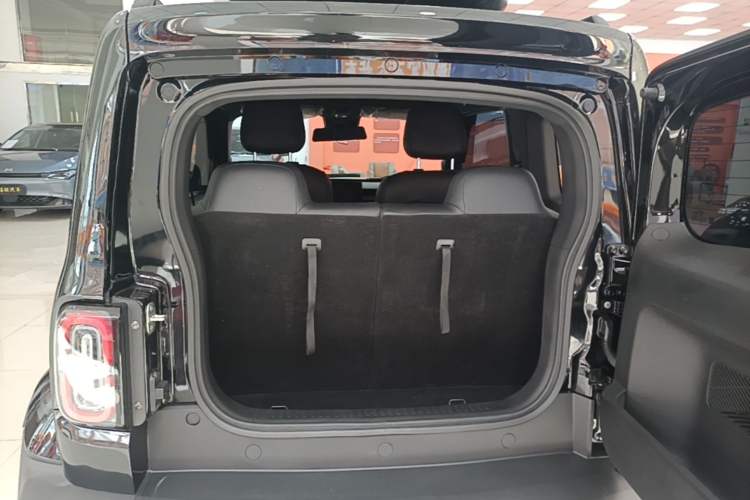 Used Baojun Spark 2023 Flagship Edition Trunk