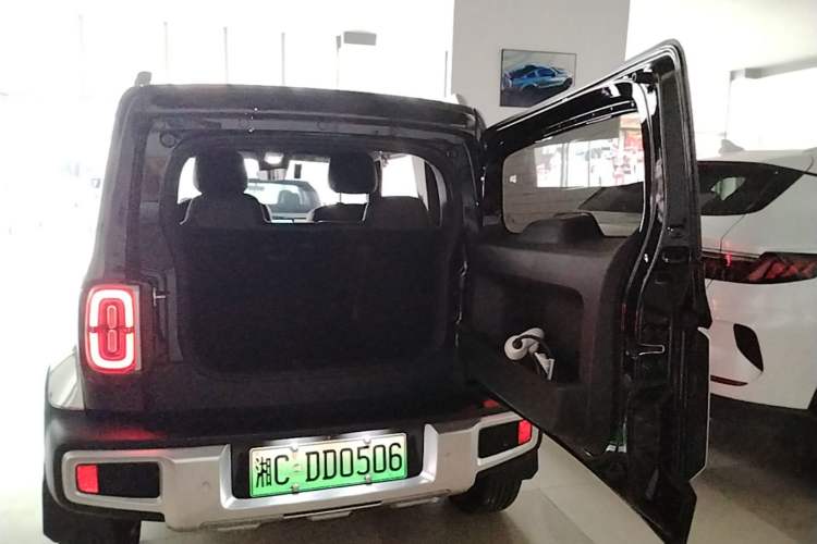 Used Baojun Spark 2023 Flagship Edition Trunk