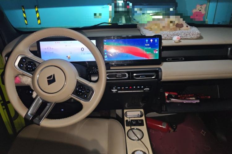 Used Baojun Spark 2023 Intelligent Premium Edition Center Console