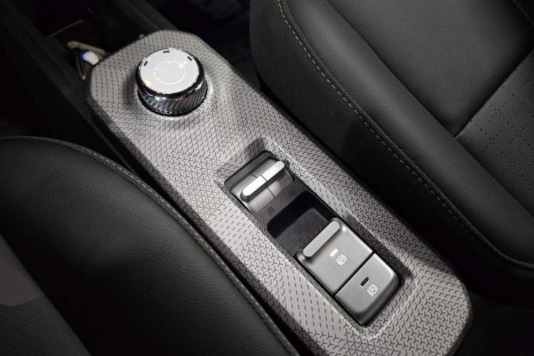Used Baojun Spark 2023 Intelligent Premium Edition Gear Lever