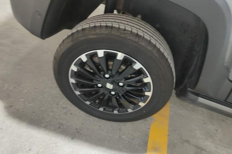 Used Baojun Spark 2023 Intelligent Premium Edition Right Rear Wheel Hub