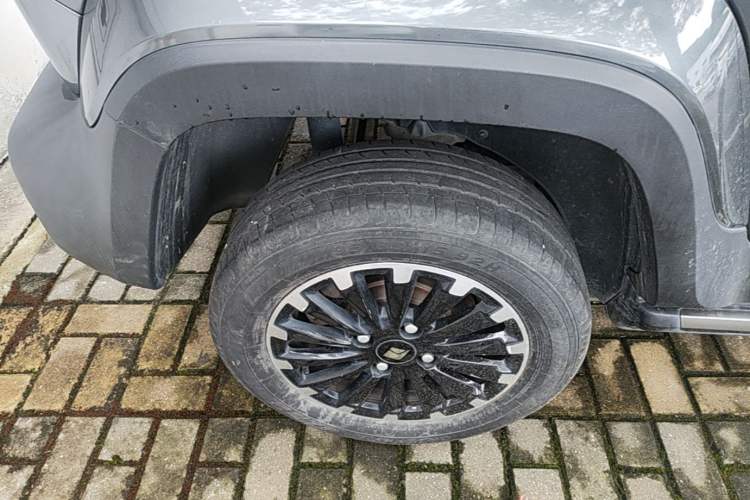 Used Baojun Spark 2023 Flagship Edition Right Rear Wheel Hub
