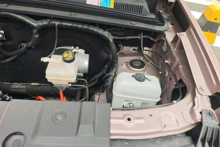 Used Baojun Spark 2023 Intelligent Premium Edition Engine Bay Left