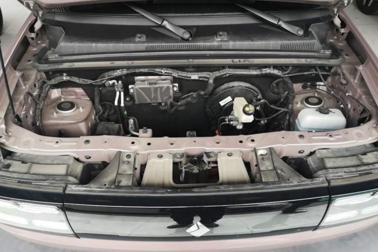 Used Baojun Spark 2023 Flagship Edition Engine Bay