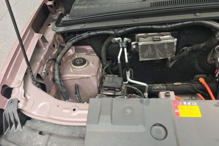 Used Baojun Spark 2023 Intelligent Premium Edition Engine Bay Right