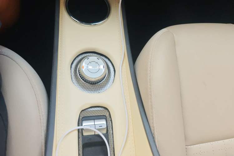Used Baojun Spark 2023 Intelligent Premium Edition Gear Lever