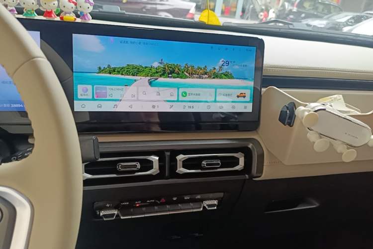 Used Baojun Spark 2023 Flagship Edition Audio And AC Panel