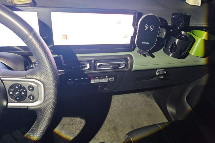 Used Baojun Spark 2023 Intelligent Premium Edition Audio And AC Panel