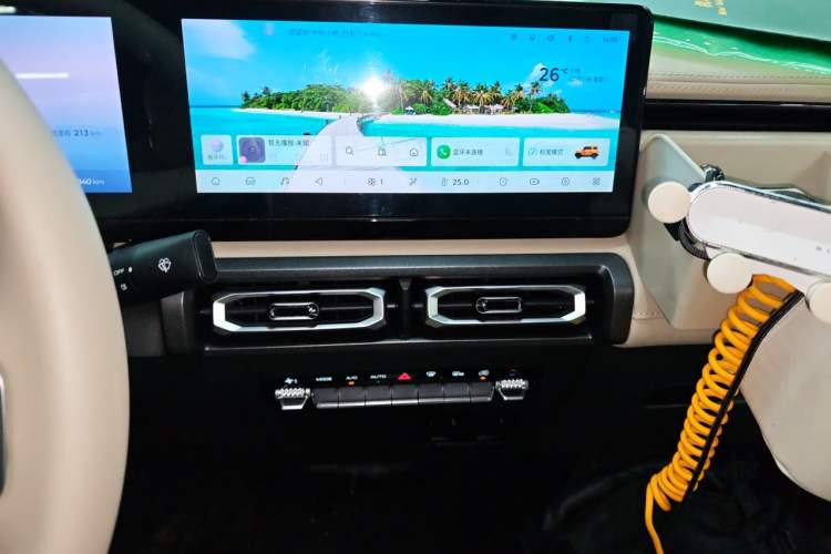 Used Baojun Spark 2023 Flagship Edition Audio And AC Panel