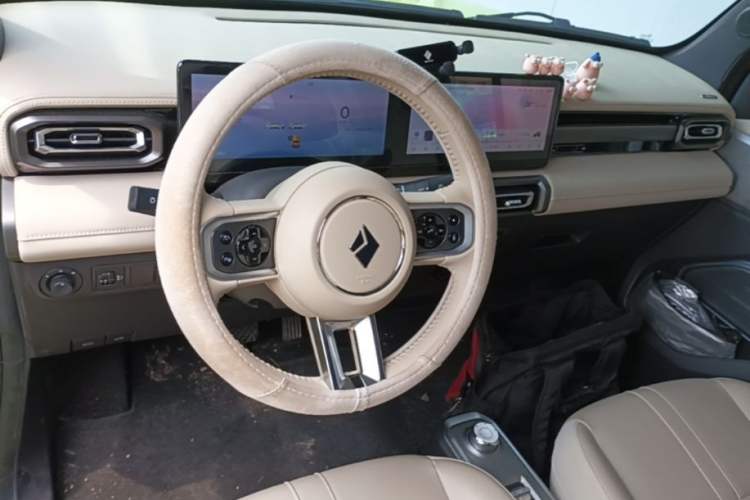 Used Baojun Spark 2023 Intelligent Premium Edition Center Console