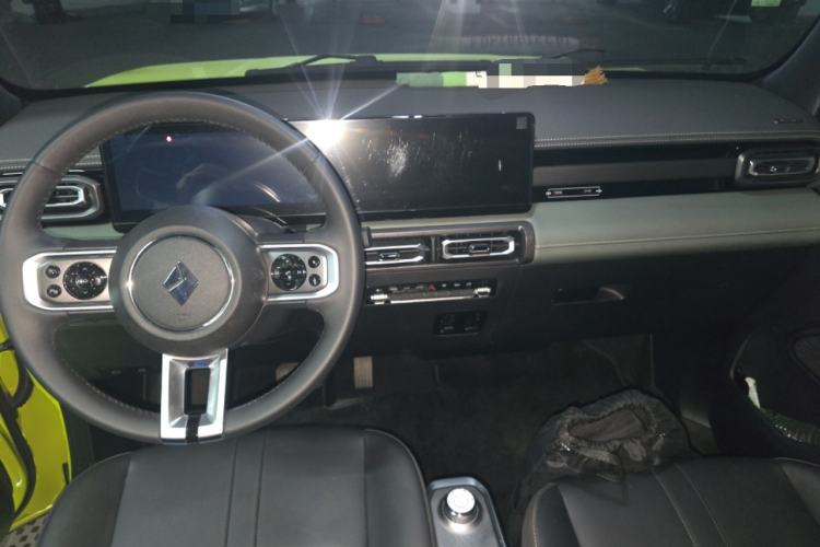 Used Baojun Spark 2023 Intelligent Premium Edition Center Console