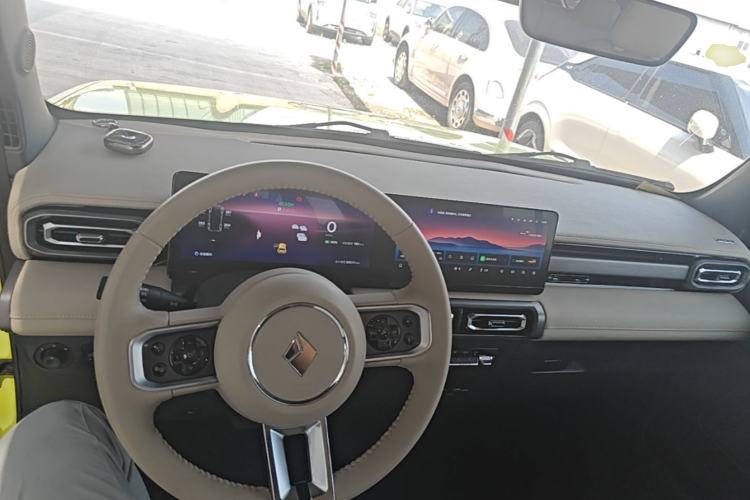 Used Baojun Spark 2023 Intelligent Premium Edition Center Console