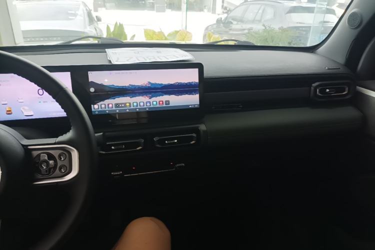 Used Baojun Spark 2023 Intelligent Premium Edition Center Console