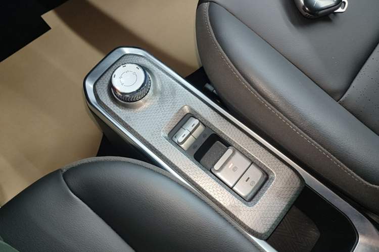 Used Baojun Spark 2023 Intelligent Premium Edition Gear Lever