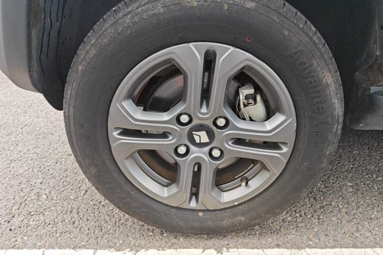 Used Baojun Spark 2023 Flagship Edition Left Front Wheel Hub