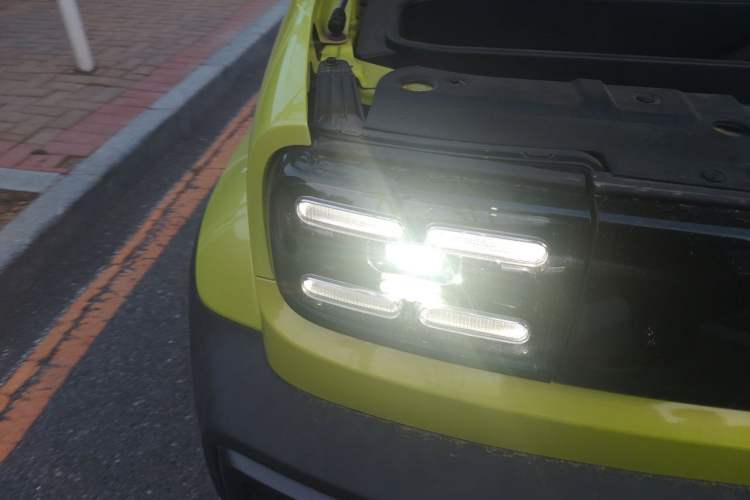 Used Baojun Spark 2023 Flagship Edition Right Front Headlight