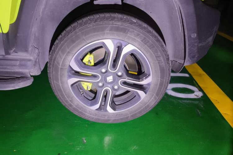 Used Baojun Spark 2023 Intelligent Premium Edition Right Front Wheel Hub