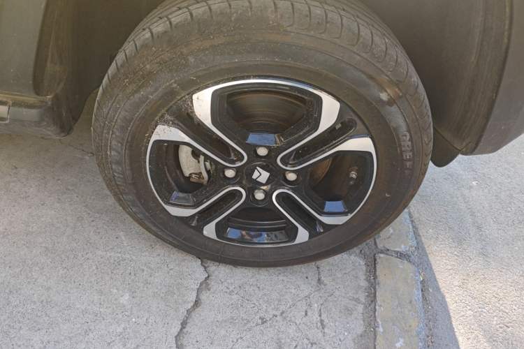 Used Baojun Spark 2023 Flagship Edition Right Front Wheel Hub