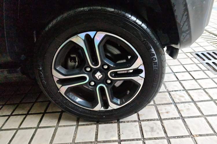 Used Baojun Spark 2023 Flagship Edition Right Front Wheel Hub