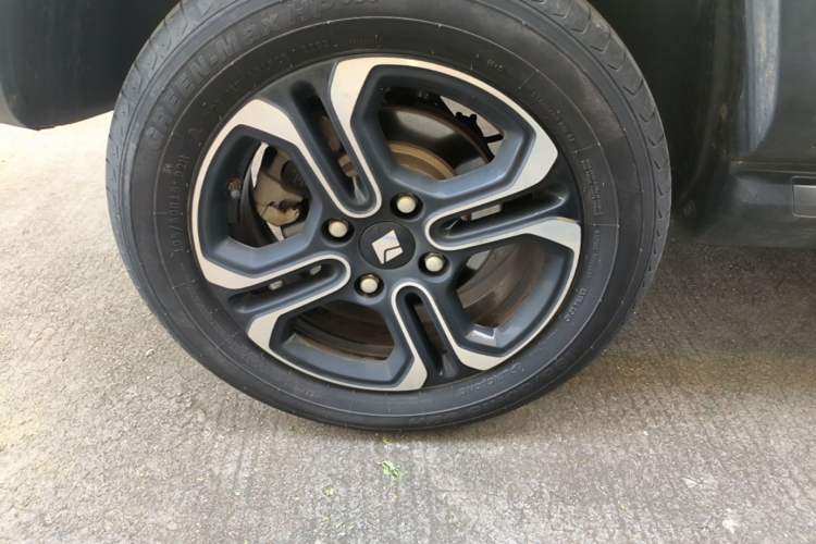 Used Baojun Spark 2023 Flagship Edition Right Rear Wheel Hub
