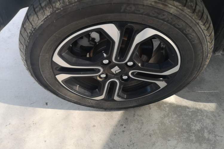 Used Baojun Spark 2023 Intelligent Premium Edition Right Rear Wheel Hub