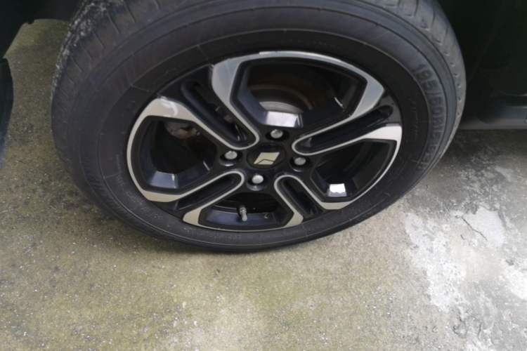 Used Baojun Spark 2023 Flagship Edition Right Rear Wheel Hub