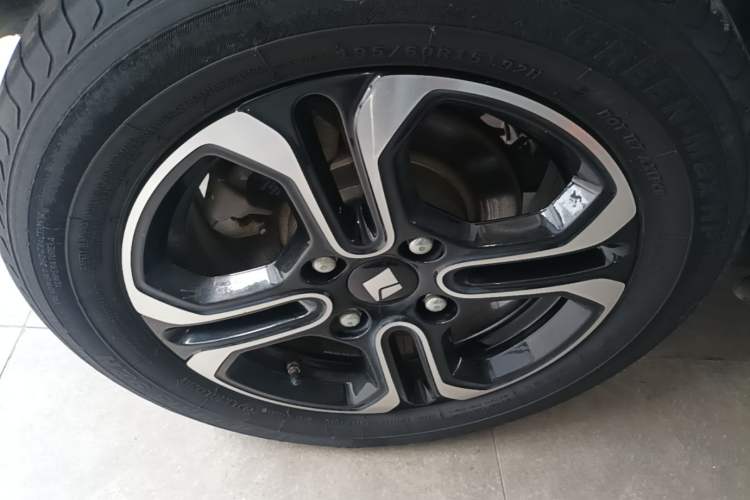 Used Baojun Spark 2023 Intelligent Premium Edition Right Rear Wheel Hub