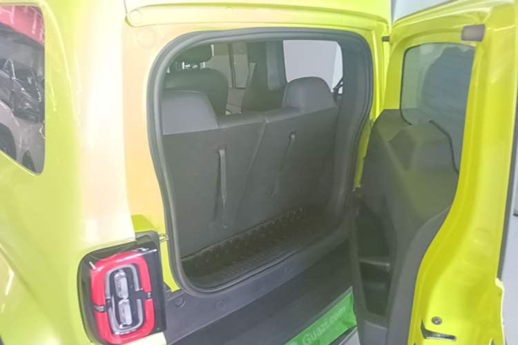 Used Baojun Spark 2023 Flagship Edition Trunk