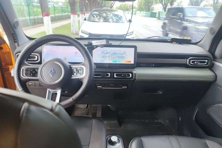 Used Baojun Spark 2023 Intelligent Premium Edition Center Console