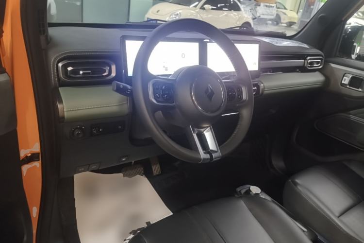 Used Baojun Spark 2023 Intelligent Premium Edition Center Console
