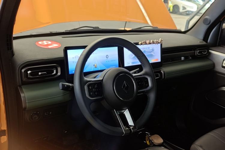 Used Baojun Spark 2023 Intelligent Premium Edition Center Console