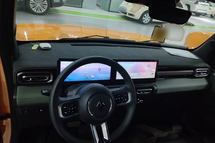 Used Baojun Spark 2023 Intelligent Premium Edition Center Console
