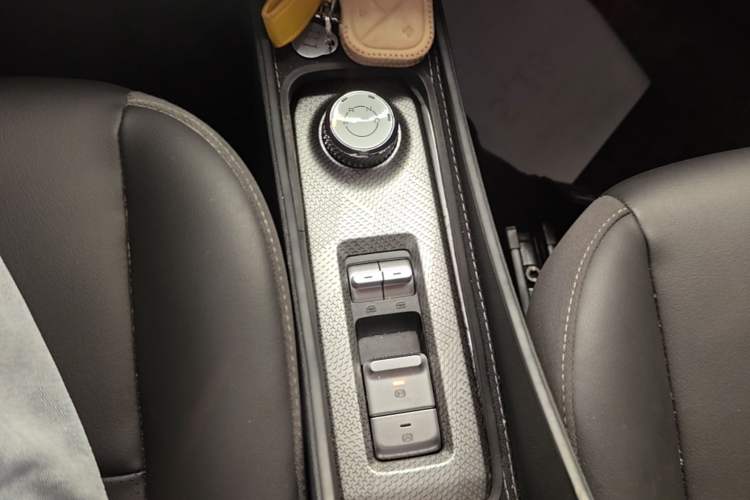 Used Baojun Spark 2023 Intelligent Premium Edition Gear Lever