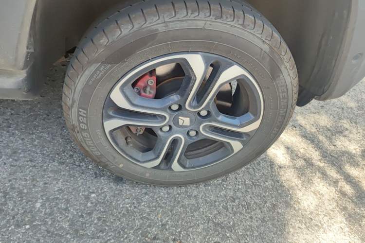 Used Baojun Spark 2023 Intelligent Premium Edition Right Front Wheel Hub