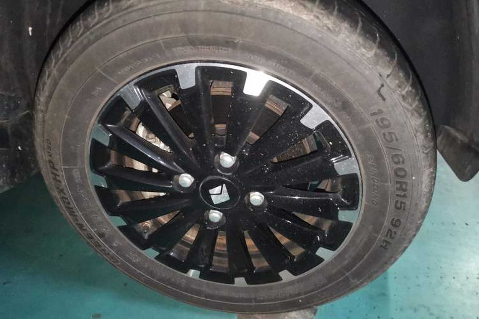 Used Baojun Spark 2023 Flagship Edition Right Front Wheel Hub