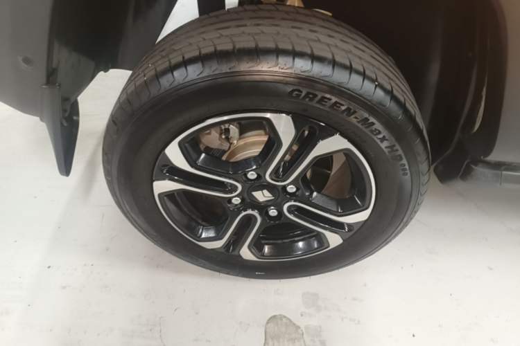 Used Baojun Spark 2023 Intelligent Premium Edition Right Rear Wheel Hub