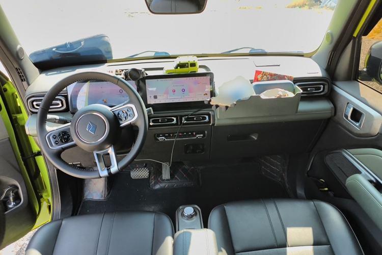 Used Baojun Spark 2023 Intelligent Premium Edition Center Console