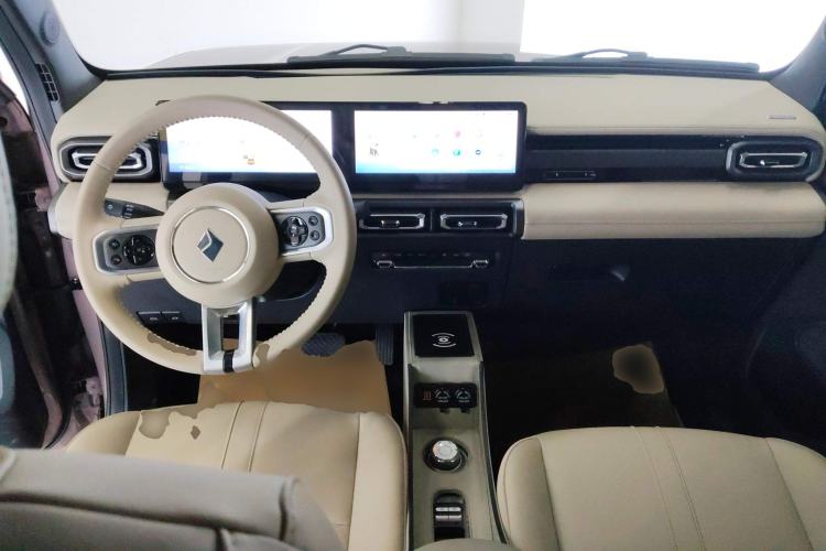 Used Baojun Spark 2023 Intelligent Premium Edition Center Console