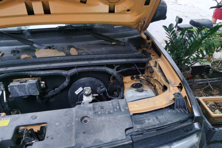 Used Baojun Spark 2023 Flagship Edition Engine Bay Left